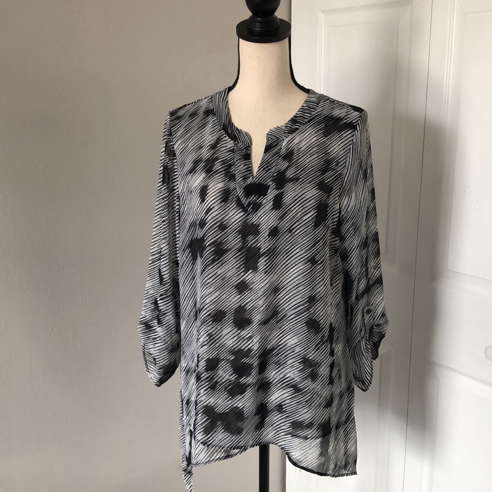 ❤️3X20 PERSEPTION CONCEPT Black/ White Long Sleeves Asymmetric Sheer Top…